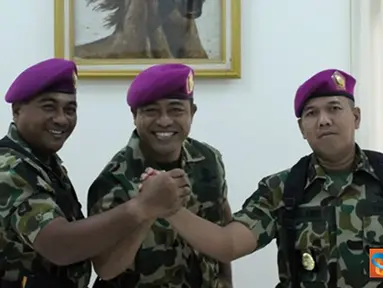 Citizen6, Surabaya: Hadir dalam serah terima jabatan tersebut para Perwira Staf Mako Menkav-1 Mar, Danyon Tank-1 Mar, Danyon Ranratfib-1 Mar, serta para pejabat teras dilingkungan Menkav-1 Mar. (Pengirim: Budi Abdillah)

