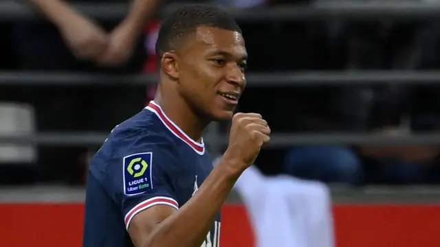 Foto: Mbappe Cetak Dua Gol untuk Paris Saint German, Besok Harga Naik
