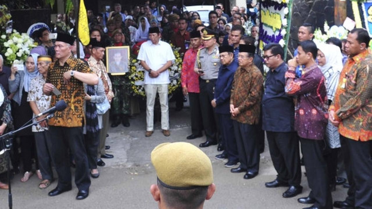 Wapres JK ikut salatkan jenazah mantan Menkeu Ali Wardhana