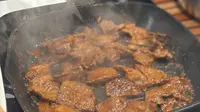 Cara Marinasi yang Bikin Daging Empuk untuk Bakaran Malam Tahun Baru 2026