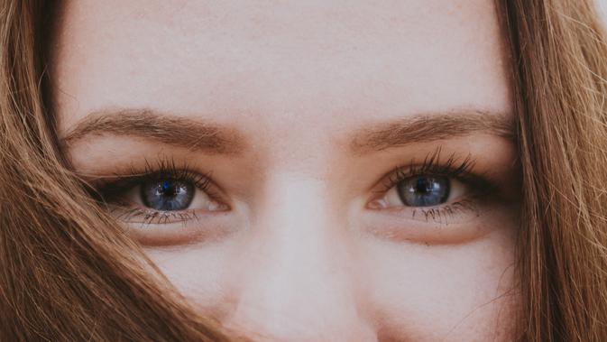 Dark circle, eye bags dan puffy eyes merupakan kondisi mata yang berbeda dan butuh penanganan yang berbeda pula. (Foto: unsplash.com)
