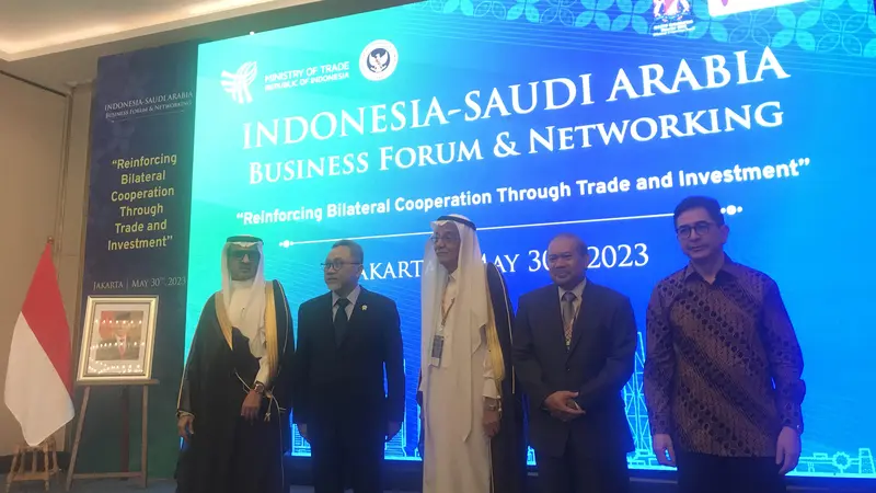 Menteri Perdagangan (Mendag) Zulfkifli Hasan membuka acara Indonesia-Saudi Arabia Business Forum & Networking di Jakarta, Selasa (30/5/2023)