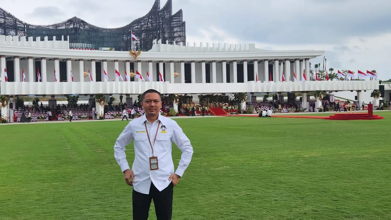 Ketua Umum Relawan Plat K, Aan Rochadiyanto di IKN Nusantara. (Istimewa)