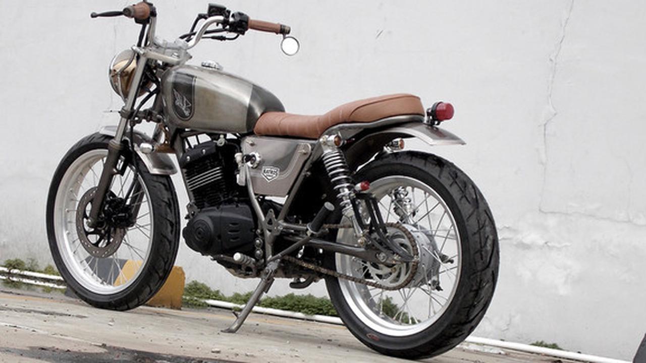 Suzuki Thunder 125 Street Tracker (Source: The Katros Garage)