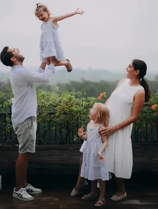 Dalam keterangan fotonya, Marissa Nasution mengaku sengaja mengabadikan momen liburannya. [Instagram/marissaln]