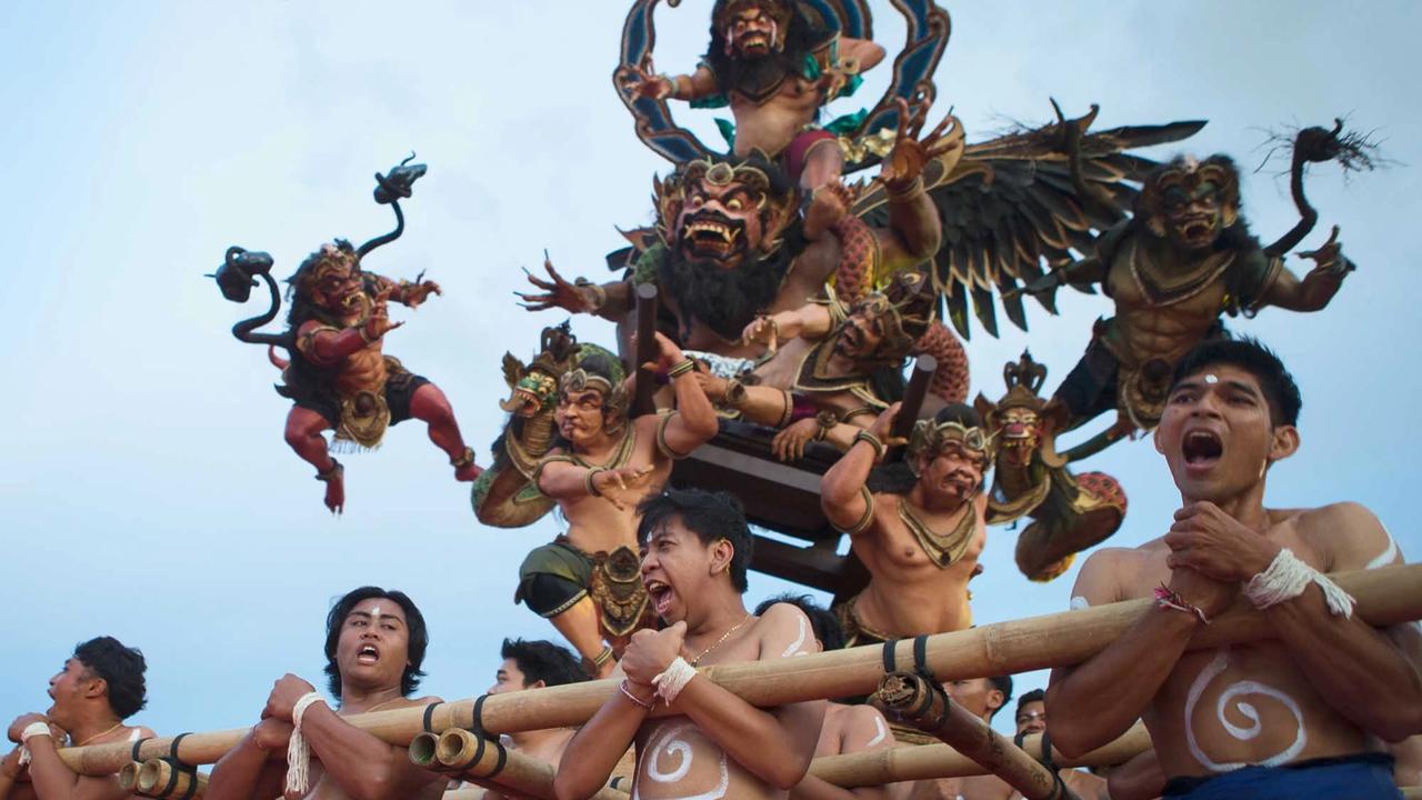 FOTO: Pawai Ogoh Ogoh Semarakkan Malam Pengerupukan di Denpasar