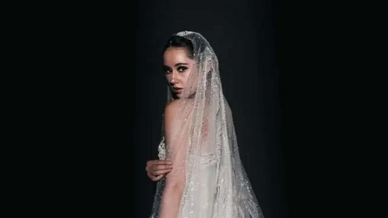 6 Gaya Vika Kolesnaya Istri Billy Syahputra Jadi Model Gaun Pengantin, Penampilannya Bikin Pangling