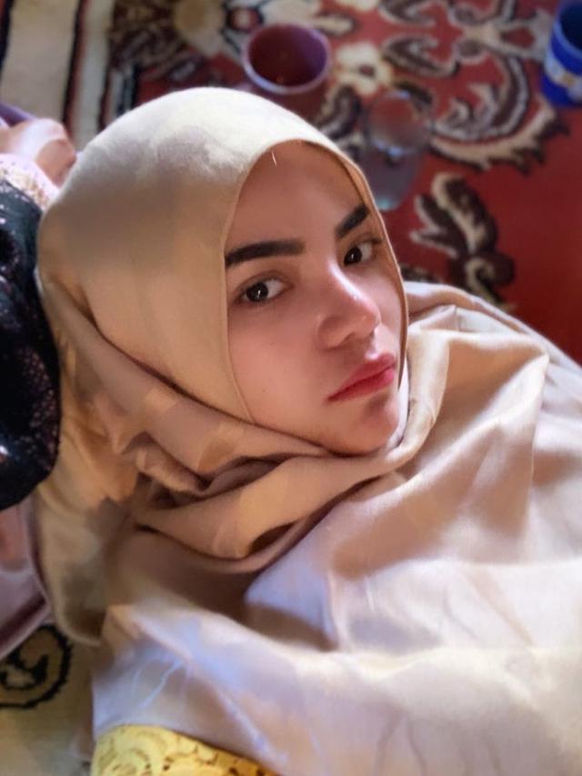 Ingin Fokus Ibadah saat Ramadhan, Ini 7 Potret DJ Dinar Candy Berhijab