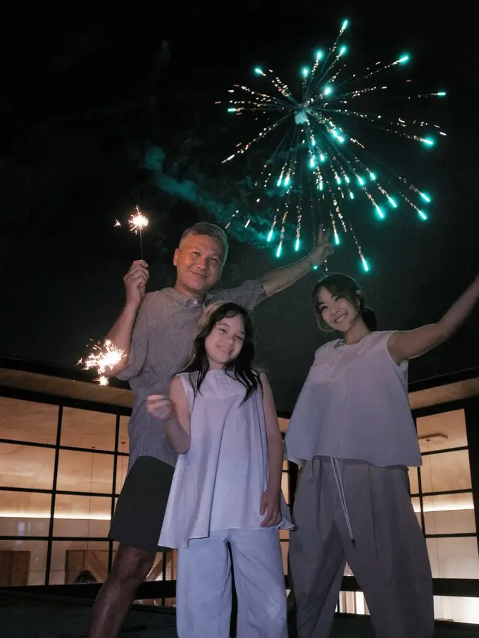 Gisella Anastasia dan Gempita saat Liburan Akhir Tahun Bersama Gading Marten di Bali. [@gisel_la]