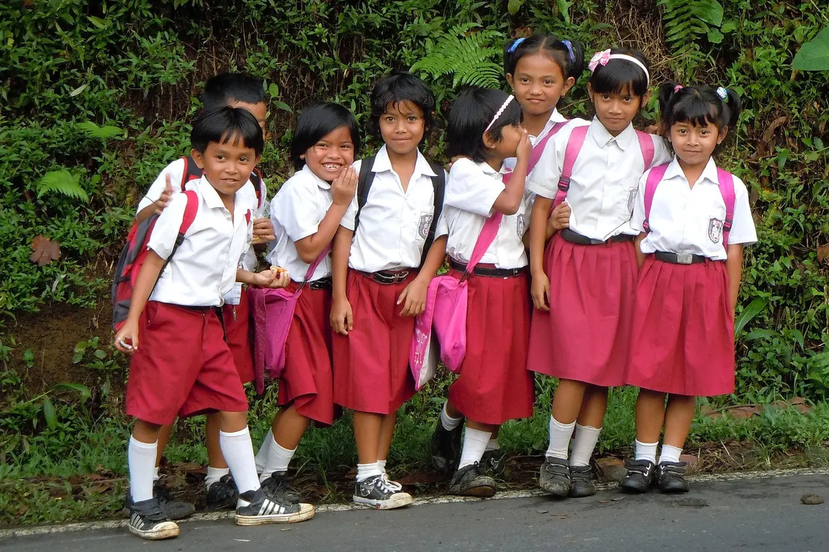 Ilustrasi anak sekolah, siswa