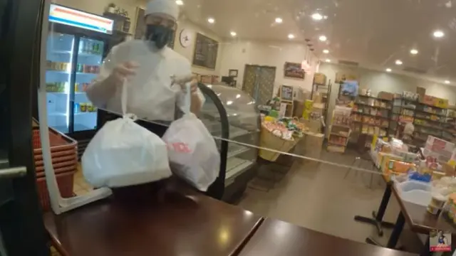 Hanya Ada Satu Penjual Martabak di Los Angeles, Pesan Pagi Baru Bisa Diambil Sore
