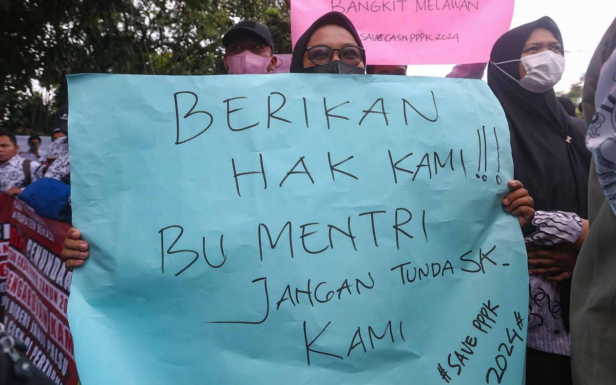 FOTO:  Aksi Ribuan Calon PPPK  Di Kantor KemenPAN-RB, Menolak Pengangkatan Oktober 2025