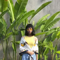 Davina Shava Felisa, putri sulung Mona Ratuliu dan Indra Brasco yang kini sudah beranjak remaja. Gadis mungil yang dulu selalu bersama ibunya ini sudah semakin berubah, dan begini gaya Mima yang hits seperti anak kekinian. (Instagram/mimashafa)