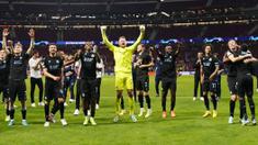Club Brugge meraih hasil yang luar bisa pada persaingan di Grup B. Dari empat laga yang dimainkan, Club Brugge belum pernah kalah. Klub asal Belgia itu kokoh di puncak klasemen dengan meraih 10 poin dan dipastikan lolos ke babak 16 Besar. (AP/Manu Fernandez)