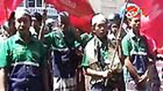 Dilarang Salat Jumat, Buruh Demo