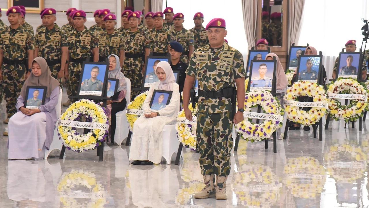 FOTO: TNI AL Anugerahkan KPLB bagi Prajurit Marinir Gugur dalam Musibah Tanah Longsor