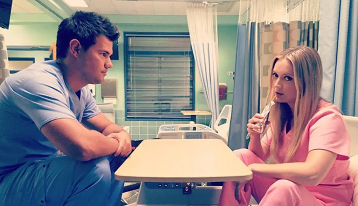 Hubungan Billie Lourd dan Taylor Lautner memang sudah lama tersiar. Tidak ada pernyataan resmi, namun keduanya selalu menunjukan kemesraan yang menjadi jawaban atas pertanyaan-pertanyaan penggemarnya selama ini. (doc.hollywoodlife.com)