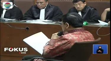 Terdakwa Setya Novanto menitikkan air mata saat membacakan pembelaan atau pleidoi di hadapan Majelis Hakim Tindak Pidana Korupsi, pada sidang korupsi KTP elektronik.