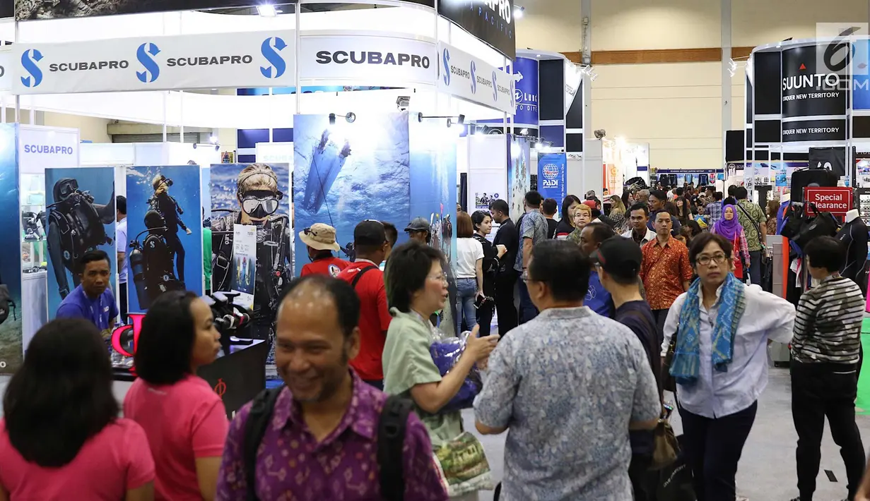 Suasana pameran Deep & Extreme Indonesia 2018 di JCC Senayan, Jakarta, Jumat (9/3). ameran yang digelar dari 8-11 Maret 2018 tersebut diramaikan oleh lebih dari 160 booth aneka tema terkait olahraga air dan wisata ekstrem. (Liputan6.com/Immanuel Antonius)