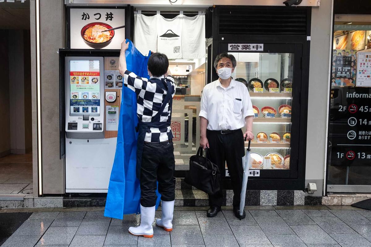 FOTO: Badai Jangmi Landa Jepang.  Ribuan Warga Diminta Mengungsi
