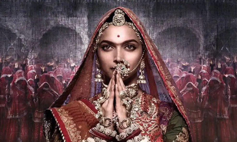 	Deepika Padukone yang terlihat cantik sebagai Padmavati (NDTV)