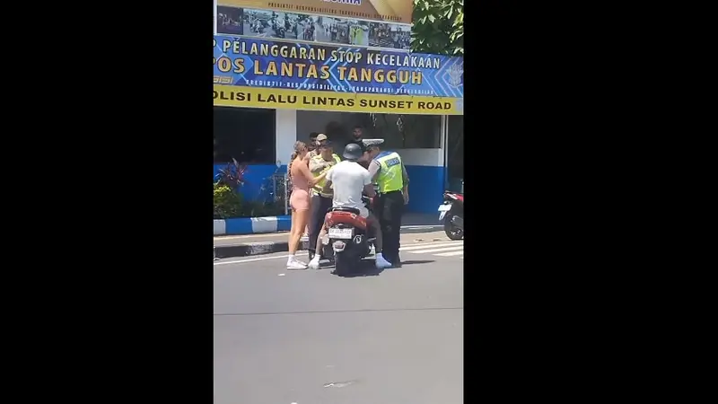 Viral Turis Asing di Bali Dorong Polisi Gara-Gara Ditilang Langgar Lalu Lintas