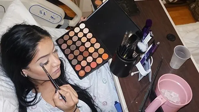 Foto: copyright instagram.com/makeupbyalaha