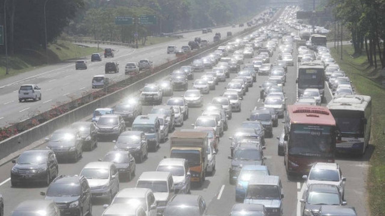 Libur Lebaran, Tol Jagorawi arah Puncak macet parah hingga 20 km