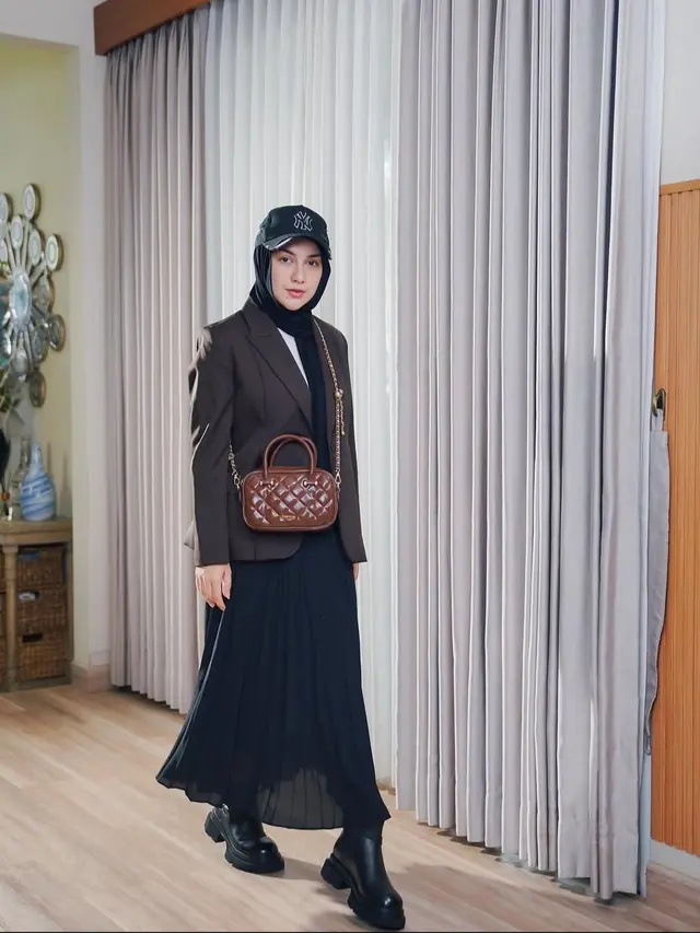 Gaya Formal ala Irish Bella (Instagram/@_irishbella_)