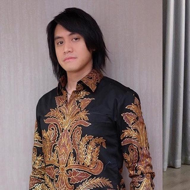 Biasa Gondrong Ini 5 Potret Terbaru Kevin Aprilio Dengan Rambut Pendek Hot Liputan6 Com