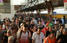 H+4 Lebaran, pemudik mulai padati Stasiun Pasar Senen