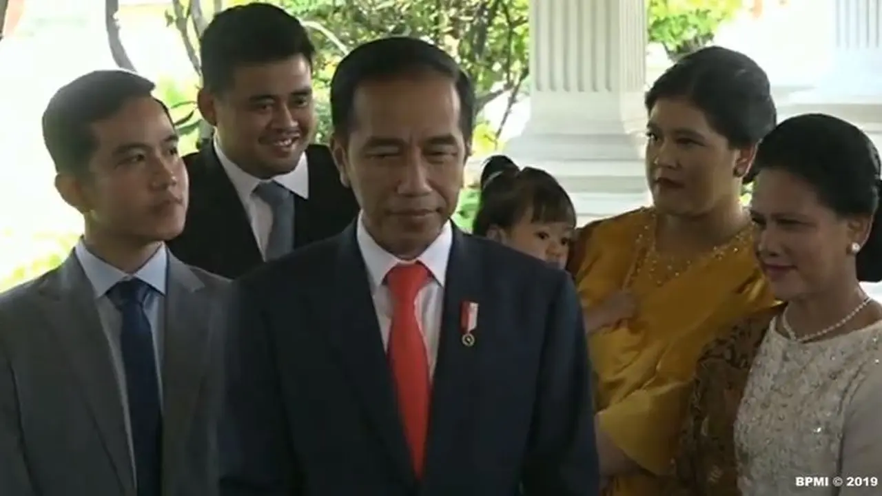 Tampilan Jokowi dan Keluarga dalam Pelantikan Presiden 2019-2024, Poni Kaesang Bikin Salah Fokus