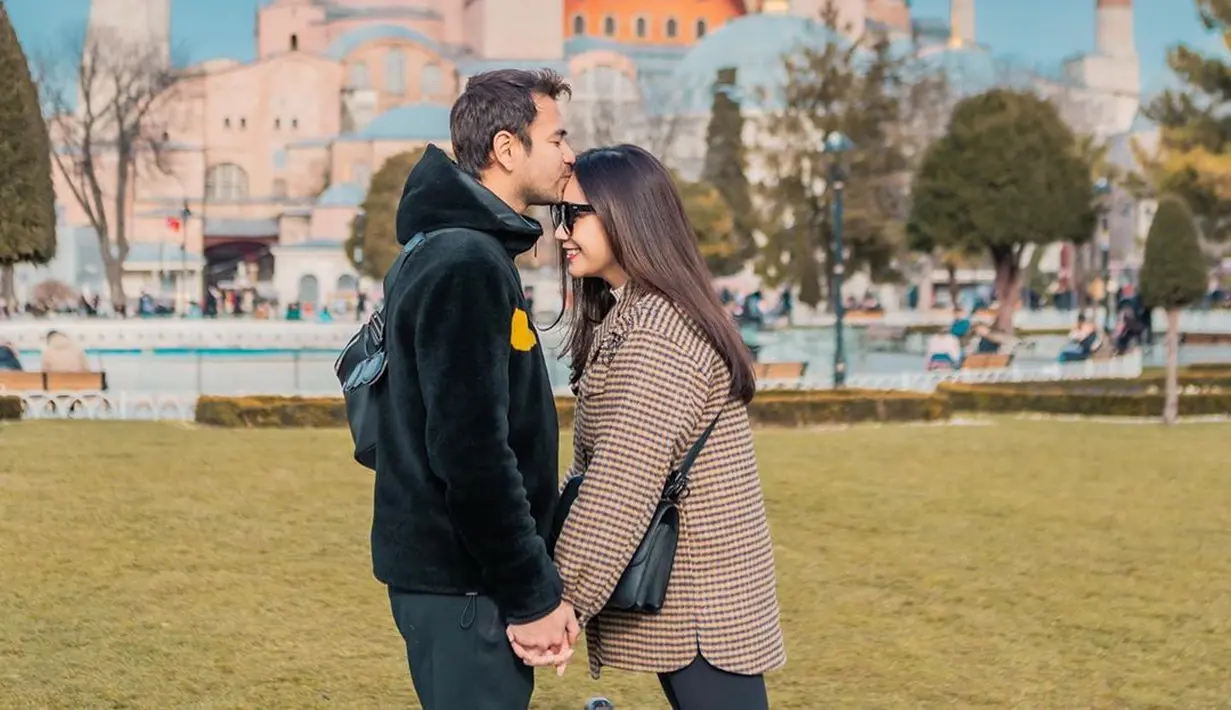 Raffi Ahmad dan Nagita Slavina (Instagram/raffinagita1717)