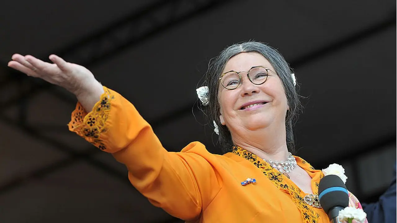 Johanna Theodora "Wieteke" van Dort atau Tante Liem