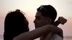 Sempat ramai karena sudah tak cocok hingga putus, siapa sangka kini mereka sudah pede lagi memamerkan momen romantis. Alyssa Daguise dan Al Ghazali terlihat mesra berpelukan liburan bareng. (Liputan6.com/IG/@alghazali7)