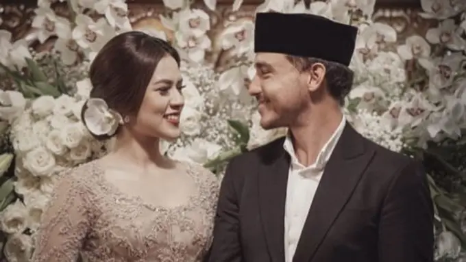 [Bintang] Hamish Daud dan Raisa