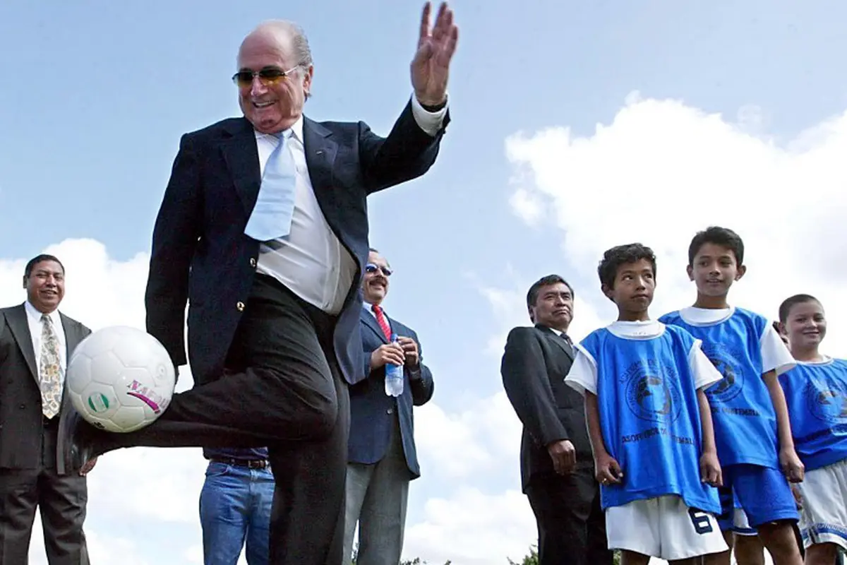 Sepp Blatter Mundur dari FIFA