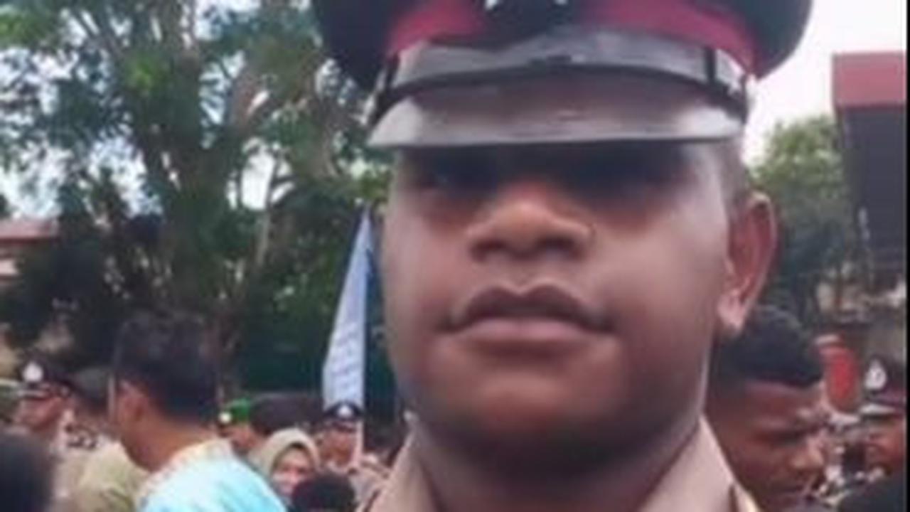 Meski tak dapat menghadiri pelantikan sang putra, kedua orangtua Bintara itu disebutnya telah menjalin komunikasi dengannya.&nbsp;