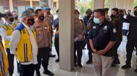 Menteri PUPR Basuki Basuki Hadimuljono mengunjungi Isoter Badiklat PU Kotagede. (Liputan6.com/Wisnu Wardhana)