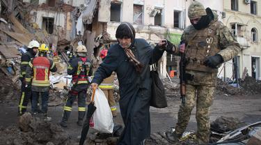 Korban Perang Ukraina Terlihat dalam Gambar dan Air Mata