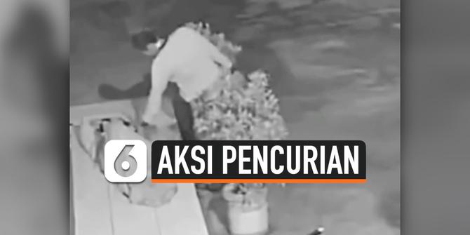 VIDEO: Pedagang Kaki Lima Tertidur di Pinggir Jalan, Uang dan Ponsel Dicuri