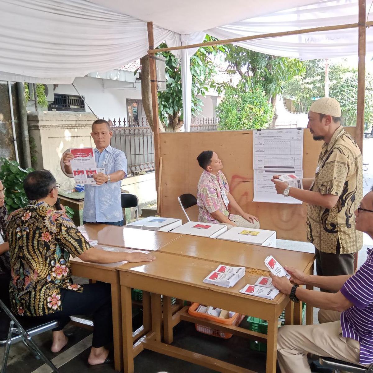 Ada Anggota KPPS yang Sakit dan Kondisi Gawat? Segera Hubungi 119