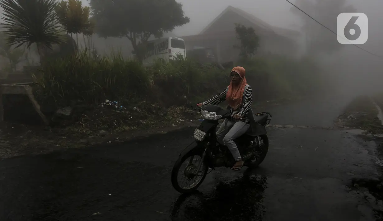Suasana di Pos Pantau Merapi Induk Balerante, Kemalang, Klaten, Jawa Tengah, Jumat (20/11/2020). BPPTKG belum bisa mengetahui kecepatan pergerakan magma Gunung Merapi. (Liputan6.com/Johan Tallo)
