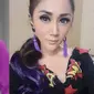 Tuai komentar netizen, konten prank selebriti ini justru panen kritikan. (Sumber: Instagram/@attahalilintar/@aidasaskia.new)