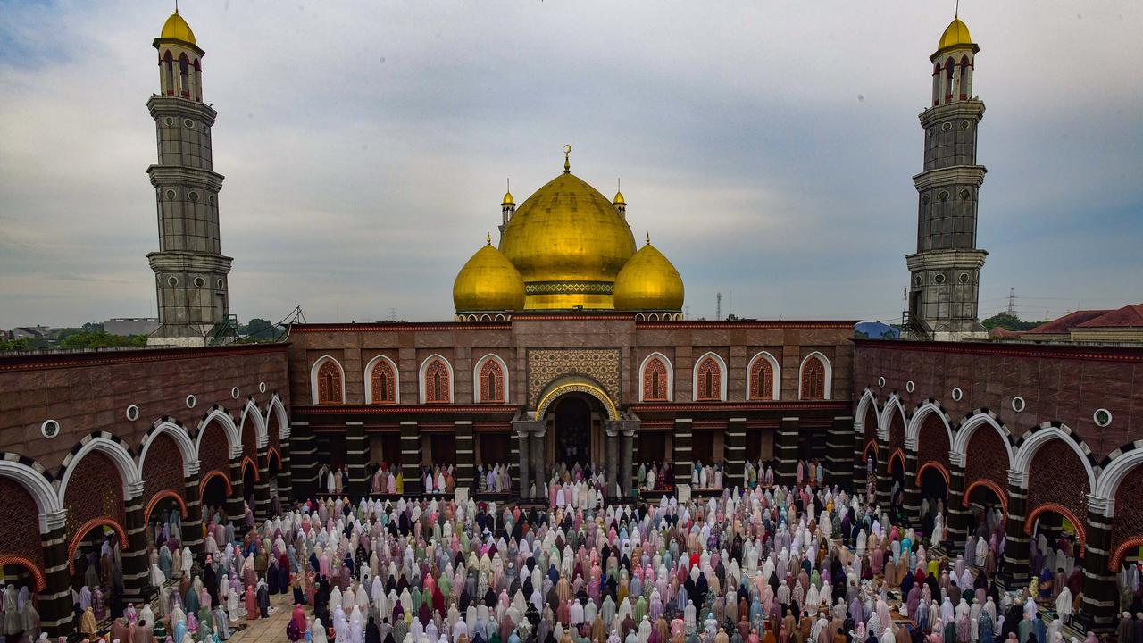 Khidmat, Salat Idul Fitri 1447 Hijriah di Mesjid Kubah Emas Depok