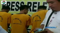 Aparat Kepolisian Polres Kota Solok Sumatera Barat menangkap dua orang pelaku perampokan dengan kekerasan.