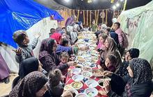Potret Sahur Pertama Warga Gaza di Pengungsian, Penuh Kesederhanaan dan Kebersamaan