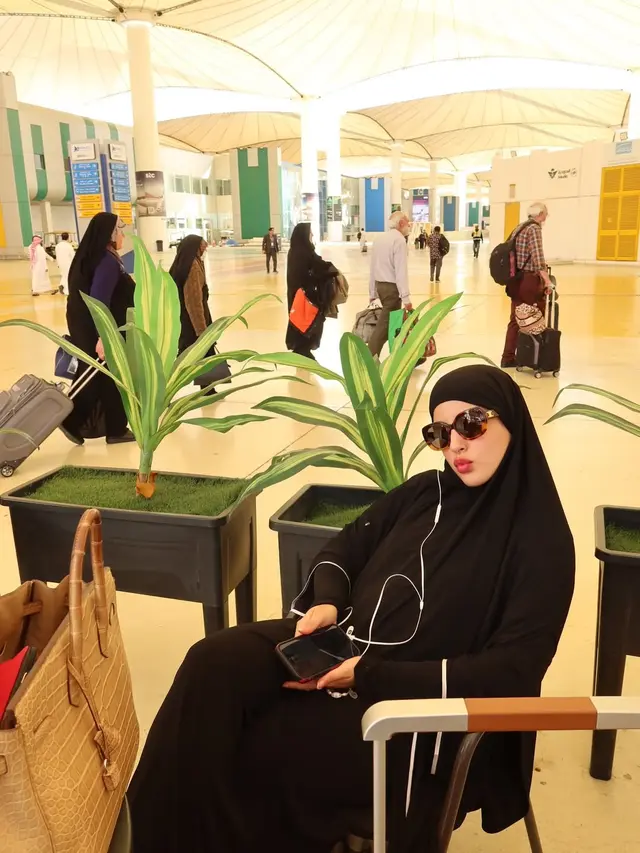 Chanel hingga Hermes, Tasya Farasya Jinjing 5 Tas Branded Selama Perjalanan Umroh