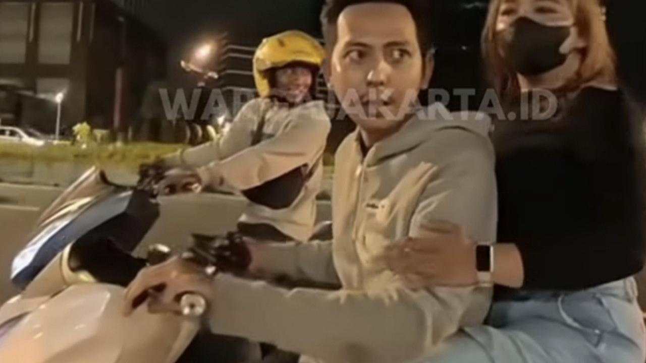 Viral Pemotor Arogan saat Ditegur Merokok sambil Berkendara, kini Berakhir Menunduk Minta Maaf
