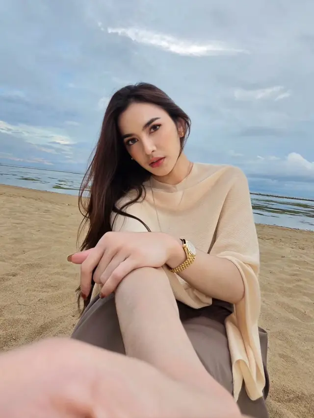 Mahalini Pulang Kampung ke Bali pakai Rolex. [@mahaliniraharja]